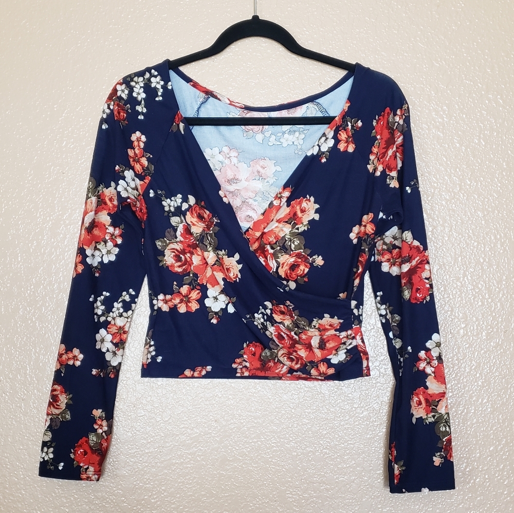 Long Sleeve Navy Floral Crop Top - Size: L